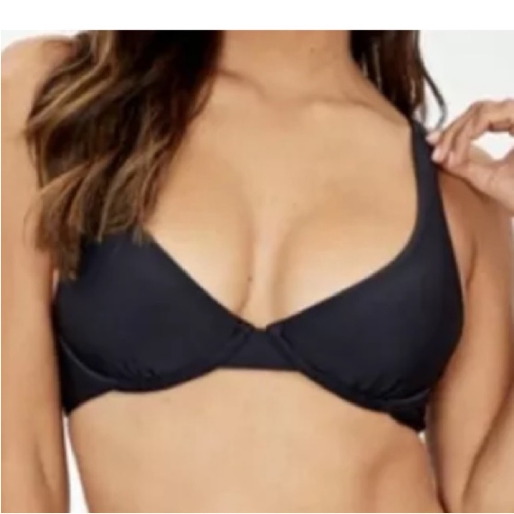 Glassons NWT bikini top.